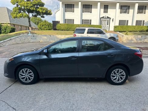 Used 2018 Toyota Corolla LE image 5