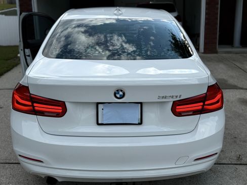 Used 2018 BMW 320i Sedan image 6