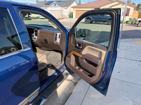 Used 2015 GMC Sierra 1500 SLT w/ SLT Crew Cab Value Package image 4