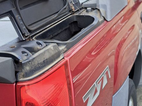 Used 2005 Chevrolet Avalanche Z71 w/ Preferred Equipment Group image 14