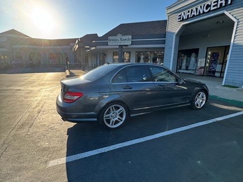 Used 2011 Mercedes-Benz C 300 Sedan image 9