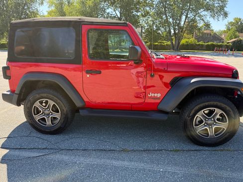 Used 2018 Jeep Wrangler Sport AWD/4WD image 6