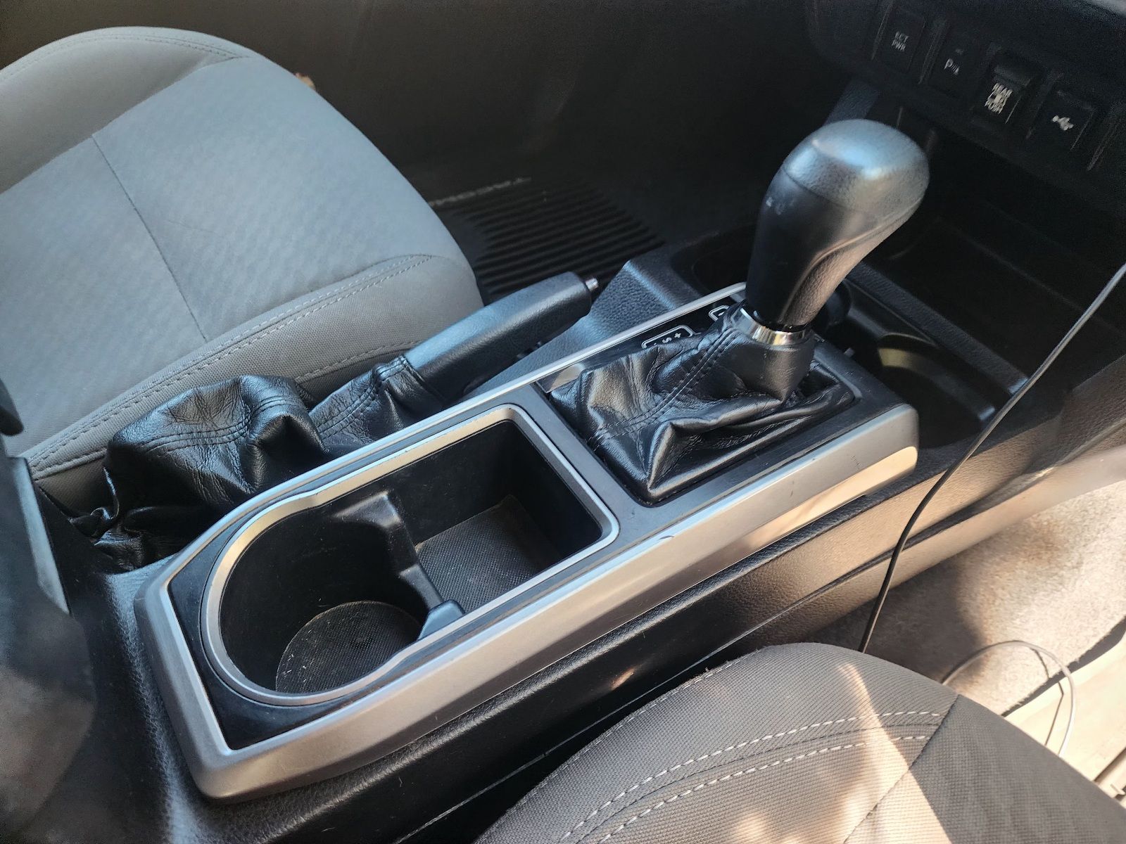 Used 2020 Toyota Tacoma SR5 RWD image 12