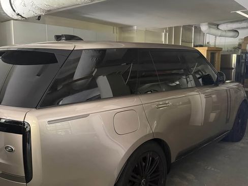 Used 2023 Land Rover Range Rover SE AWD/4WD image 5