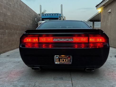 Used 2010 Dodge Challenger R/T RWD image 5