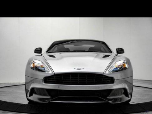 Used 2014 Aston Martin Vanquish Coupe image 2