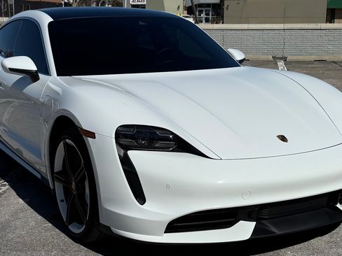 Used 2020 Porsche Taycan image 4