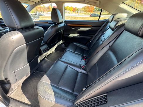 Used 2014 Lexus ES 300h image 22