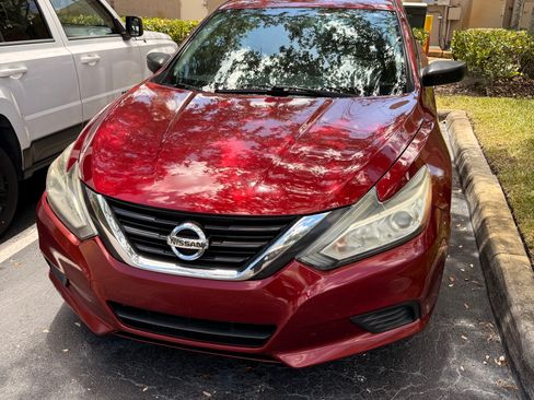 Used 2017 Nissan Altima 2.5 S w/ Power Driver Seat Package FWD image 1