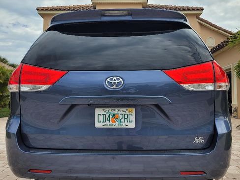 Used 2013 Toyota Sienna LE image 5