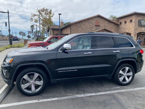 Used 2015 Jeep Grand Cherokee Limited w/ Luxury Group II image 12