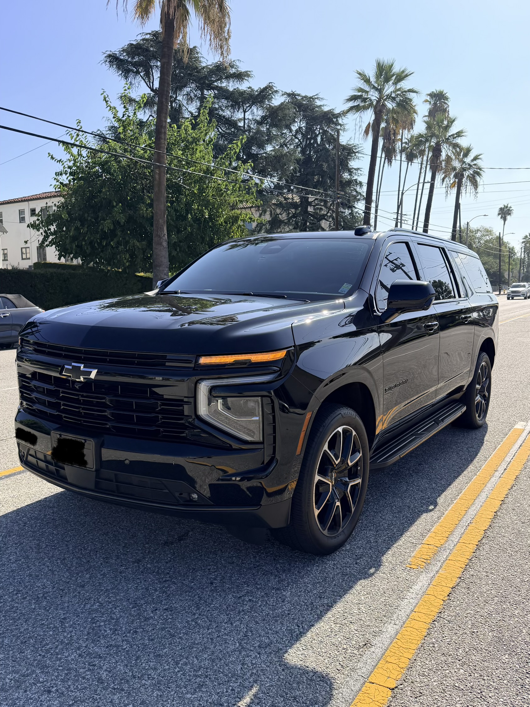 Used 2025 Chevrolet Suburban RST RWD image 5