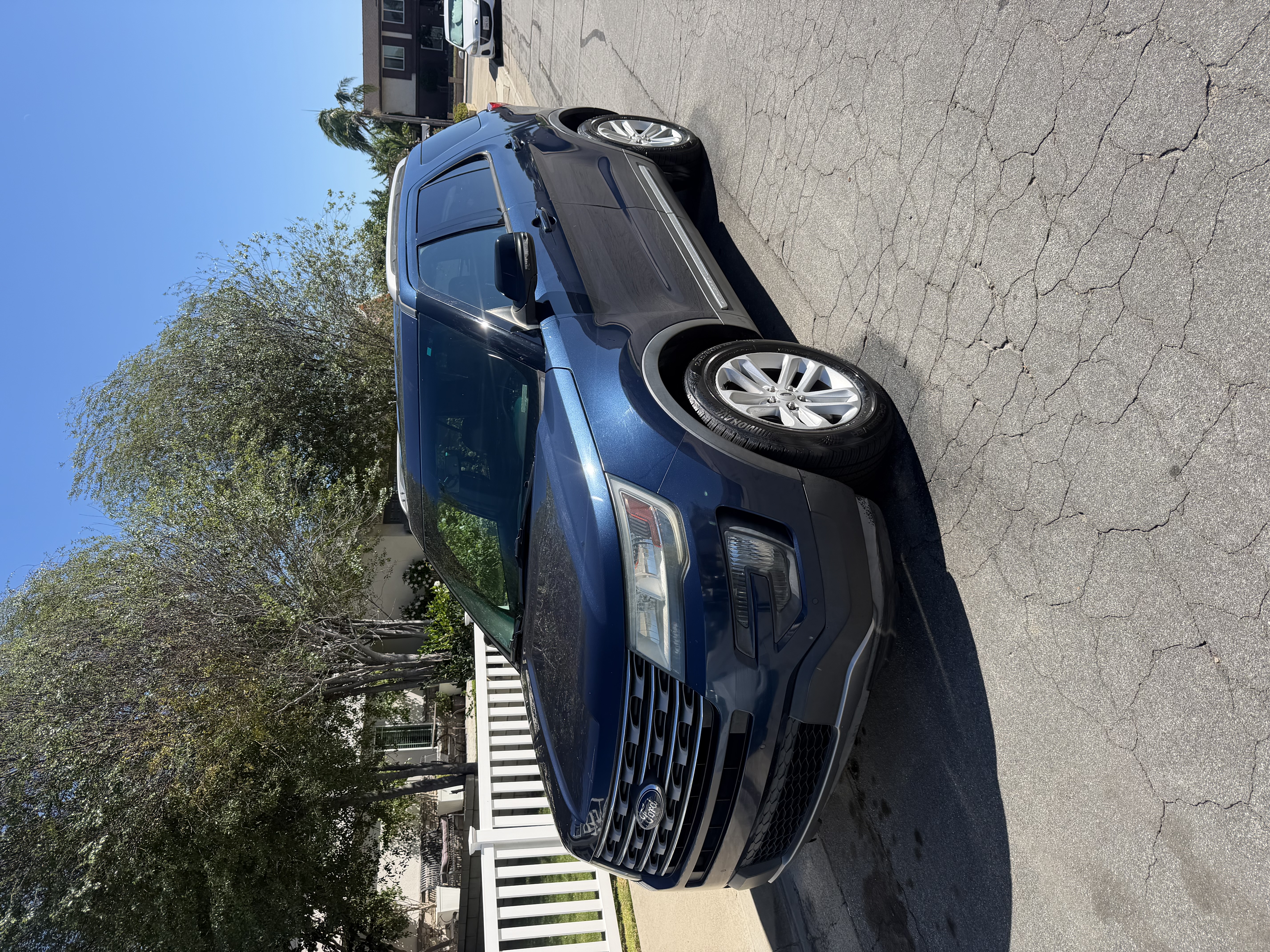 Used 2016 Ford Explorer XLT w/ Equipment Group 202A FWD image 1