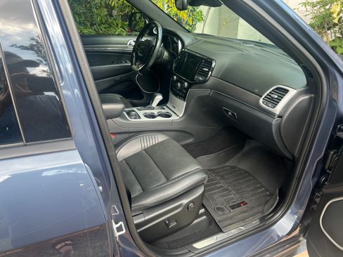 Used 2020 Jeep Grand Cherokee SRT image 11