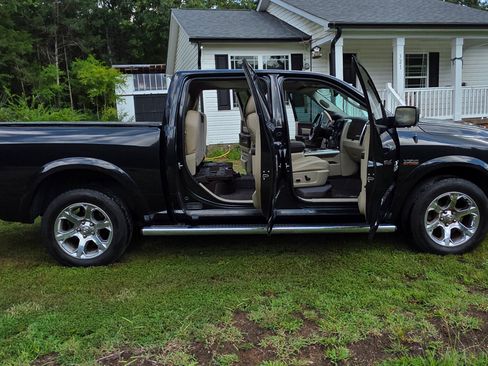 Used 2015 RAM 1500 Laramie w/ Convenience Group image 27