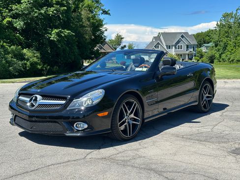 Used 2011 Mercedes-Benz SL 550 image 1