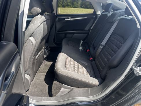 Used 2016 Ford Fusion SE image 31