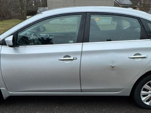 Used 2015 Nissan Sentra SV image 4