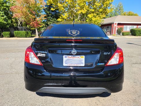Used 2015 Nissan Versa SV image 14