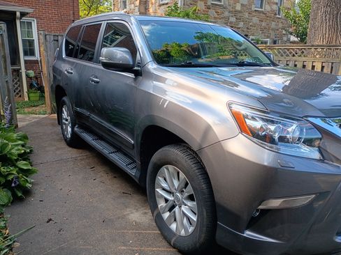 Used 2018 Lexus GX 460 Premium w/ Premium Package AWD/4WD image 11