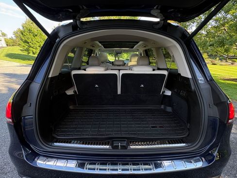Used 2022 Mercedes-Benz GLS 450 4MATIC image 9