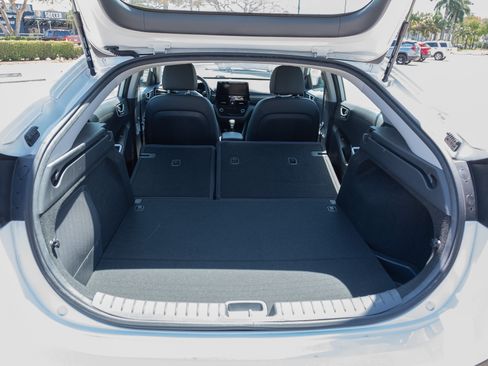 Used 2020 Hyundai Ioniq Limited image 28