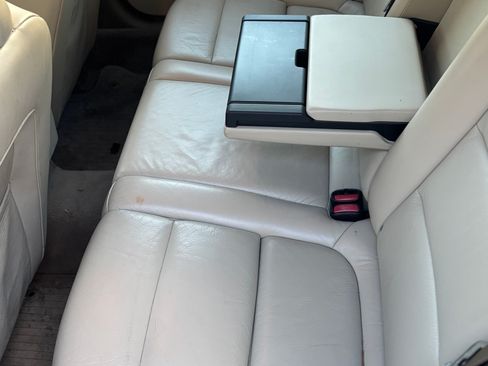 Used 2008 Volvo V70 image 9