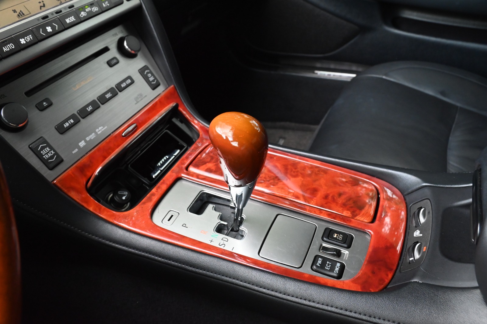 Used 2010 Lexus SC 430 Convertible w/ Preferred Accessory Package RWD image 16