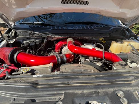 Used 2017 Ford F250 Platinum w/ Platinum Ultimate Package image 6