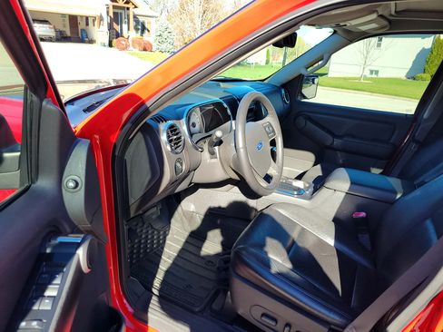 Used 2009 Ford Explorer Sport Trac Adrenalin AWD/4WD image 9