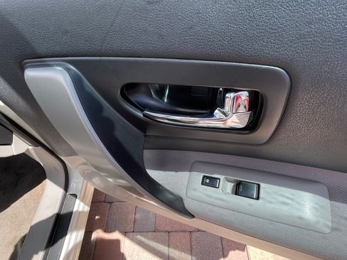 Used 2010 Nissan Rogue S w/ 360 Degree Value Pkg image 12