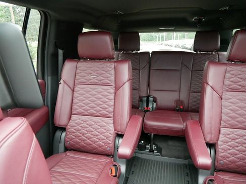 Used 2025 Cadillac Escalade ESV Sport w/ Touring Package image 18