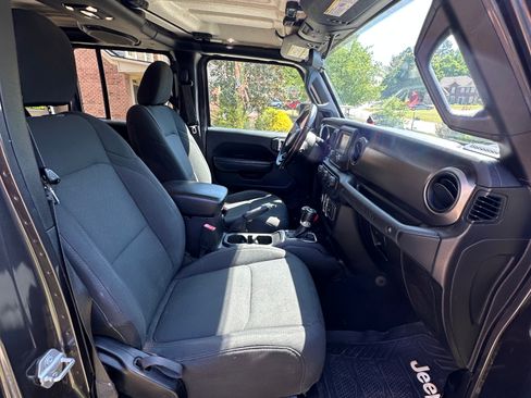 Used 2019 Jeep Wrangler Unlimited Sport S AWD/4WD image 17