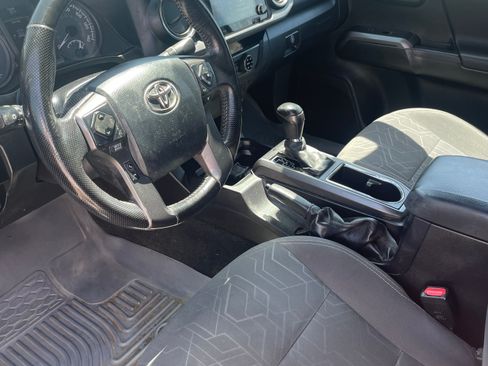 Used 2016 Toyota Tacoma TRD Sport w/ Towing Package RWD image 13