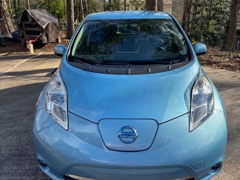 Used 2015 Nissan Leaf SL image 2
