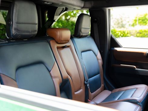 Used 2023 Ford Bronco Outer Banks image 19