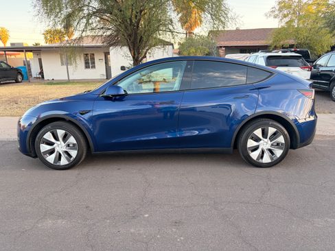 Used 2023 Tesla Model Y Long Range image 8