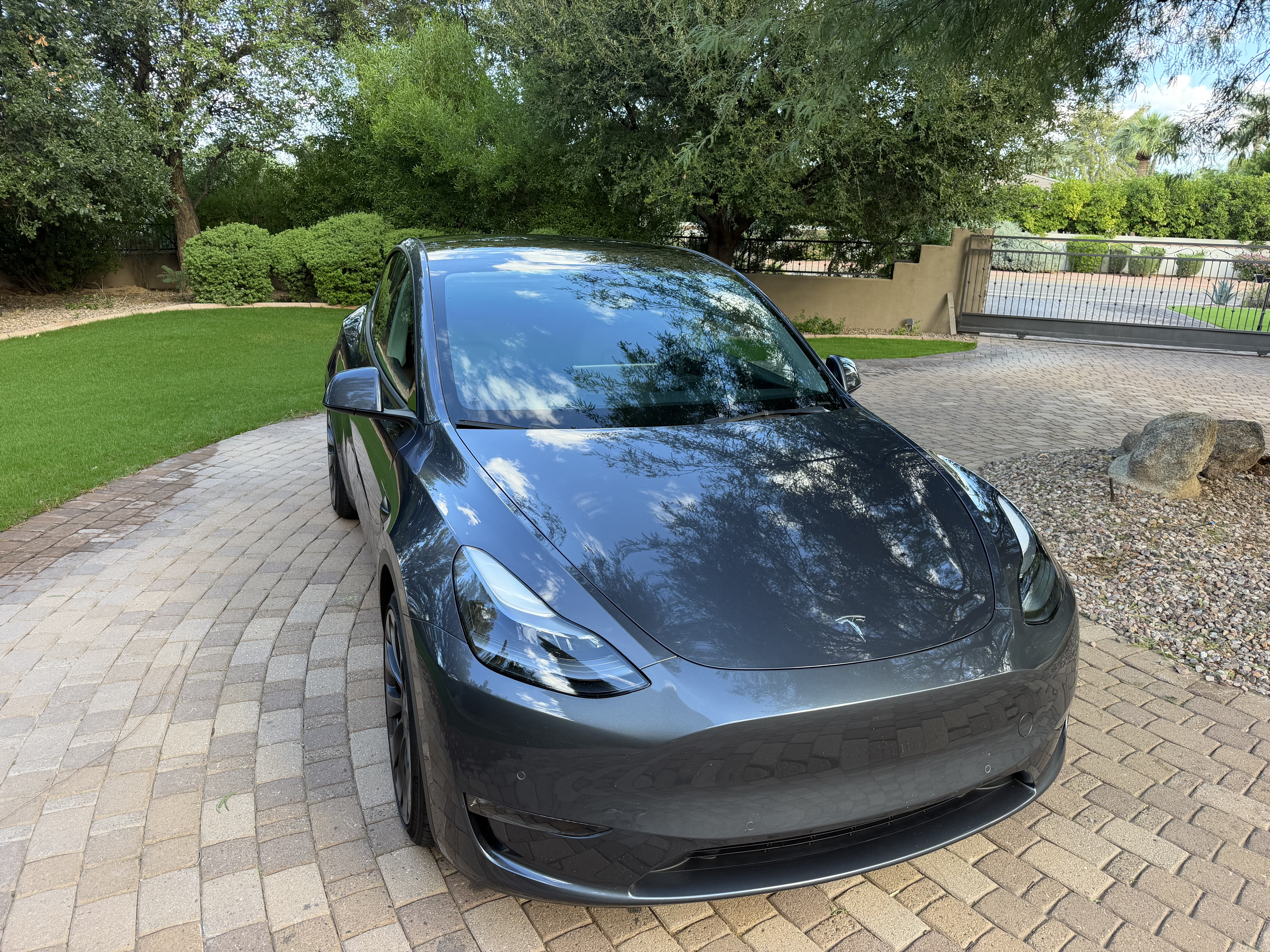 Used 2022 Tesla Model Y Performance AWD/4WD image 9