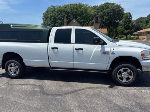 Used 2009 Dodge Ram 2500 Truck SLT w/ Trailer Tow Group AWD/4WD image 2