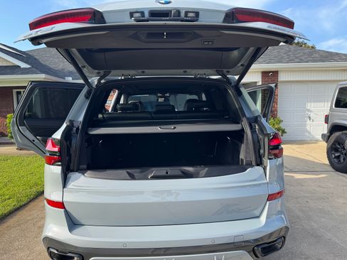 Used 2024 BMW X5 sDrive40i w/ Executive Package RWD image 5