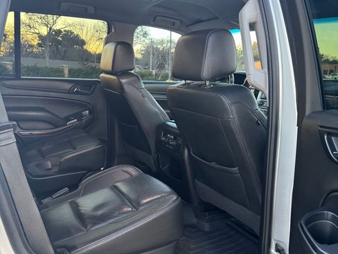 Used 2018 GMC Yukon SLT w/ Premium Edition image 6