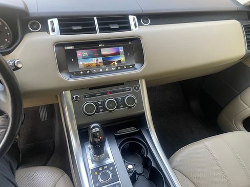 Used 2017 Land Rover Range Rover Sport SE image 12