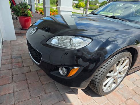 Used 2011 MAZDA MX-5 Miata Grand Touring w/ Premium Pkg RWD image 14