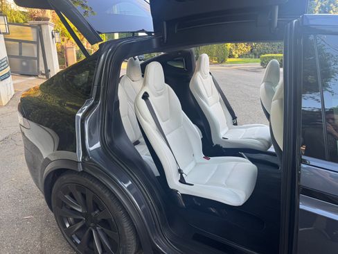 Used 2022 Tesla Model X AWD/4WD image 11
