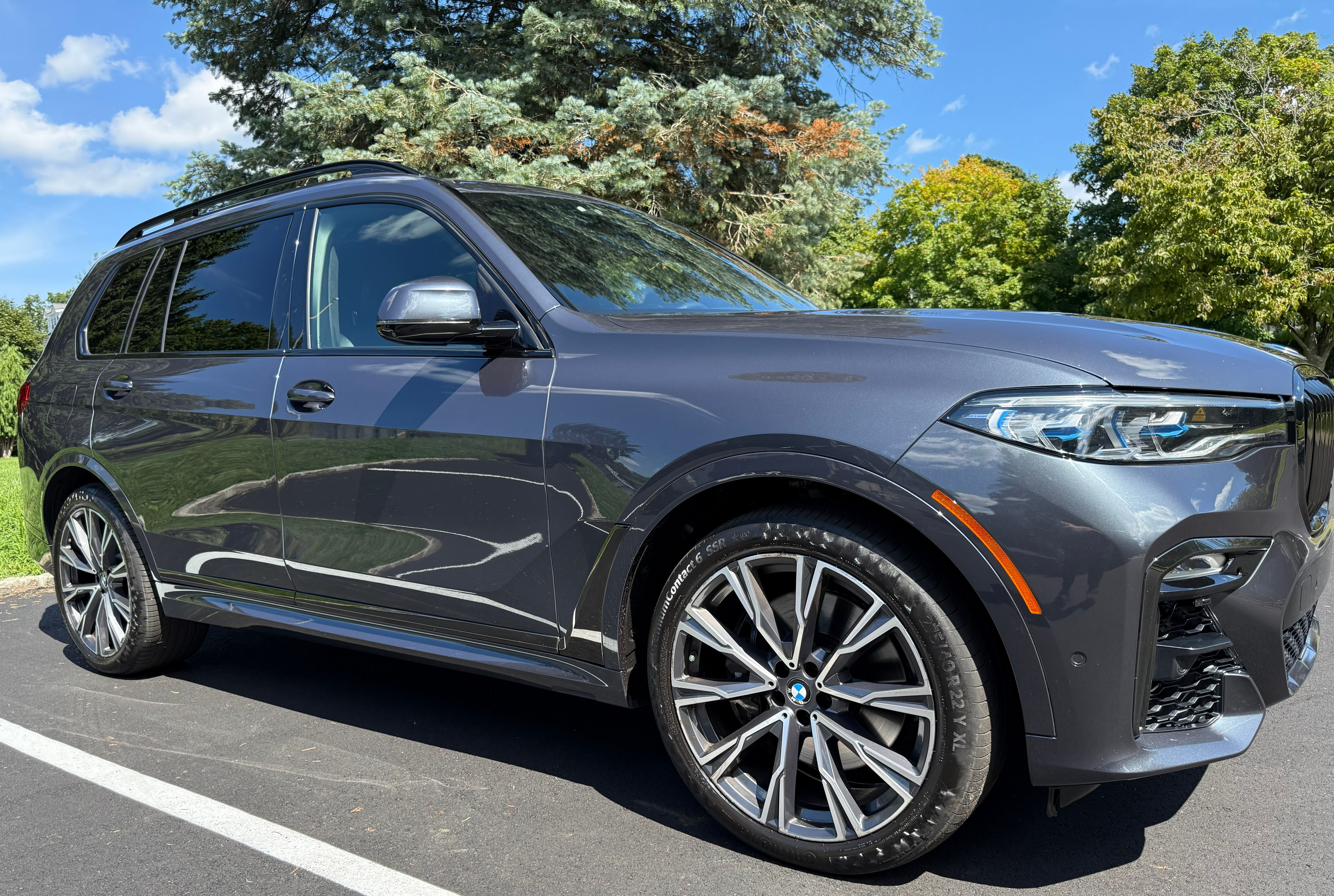 Used 2021 BMW X7 M50i w/ Dynamic Handling Package AWD/4WD image 10
