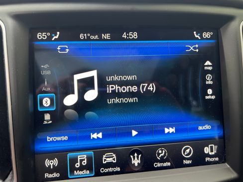 Used 2019 Maserati Levante GranLusso AWD/4WD image 21