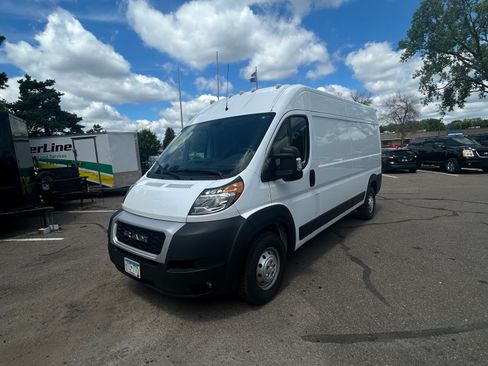 Used 2021 RAM ProMaster 2500 w/ Convenience Group FWD image 1