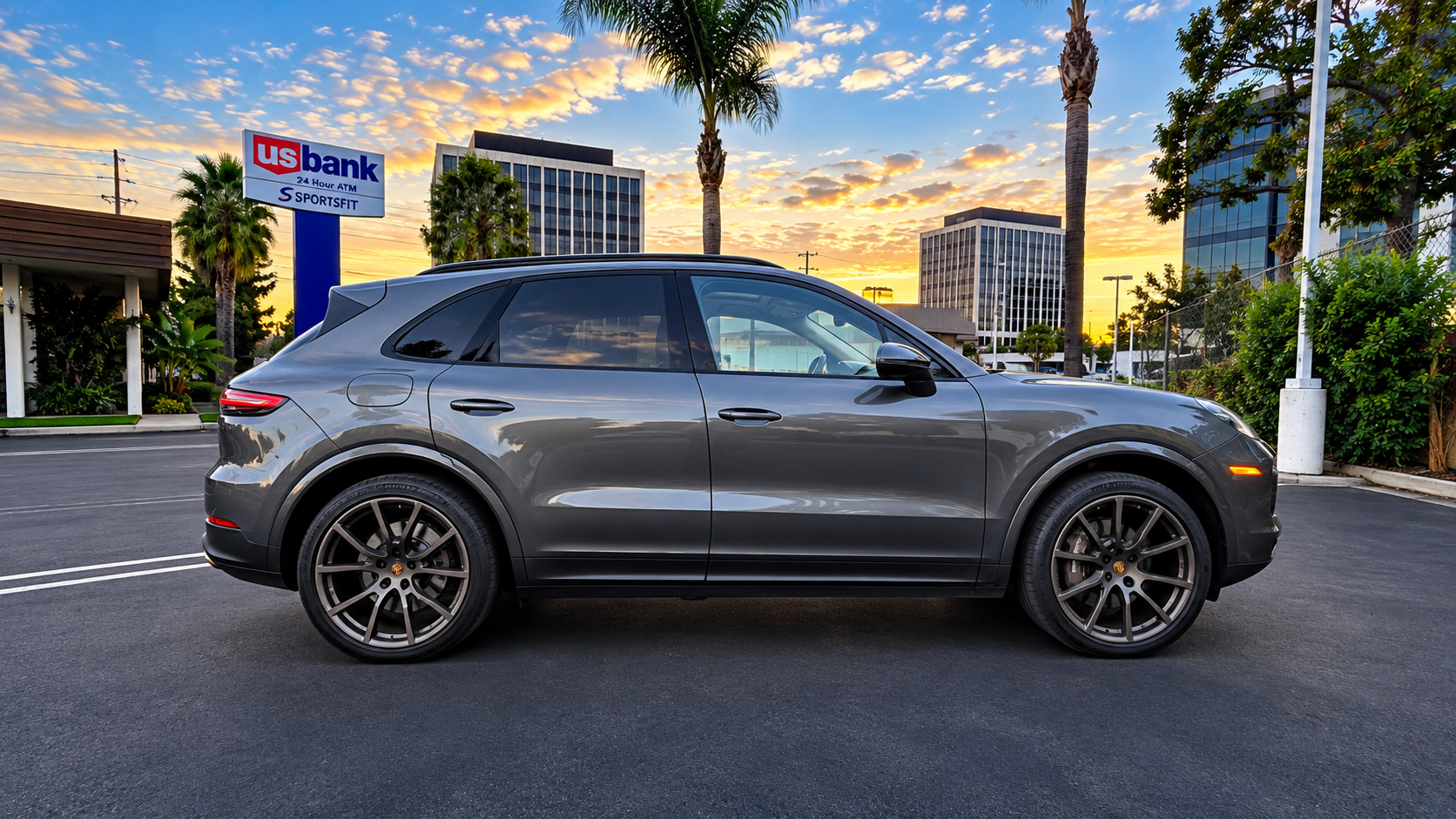 Used 2019 Porsche Cayenne AWD/4WD image 6