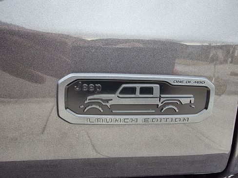 Used 2020 Jeep Gladiator Rubicon image 8