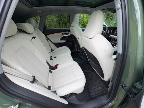 Used 2025 Audi Q5 Premium Plus AWD/4WD image 4